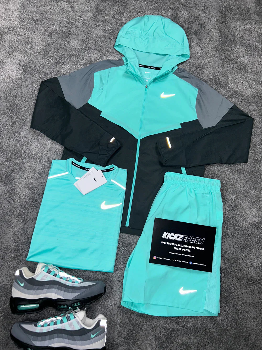 NIKE WINDRUNNER 3-TEILIGES HERRENSET „HYPER TÜRKIS“