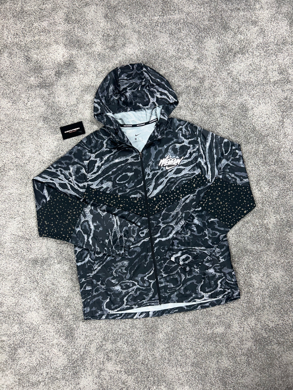 NIKE WINDRUNNER JACKE „FLÜSSIGMETALLISCH“