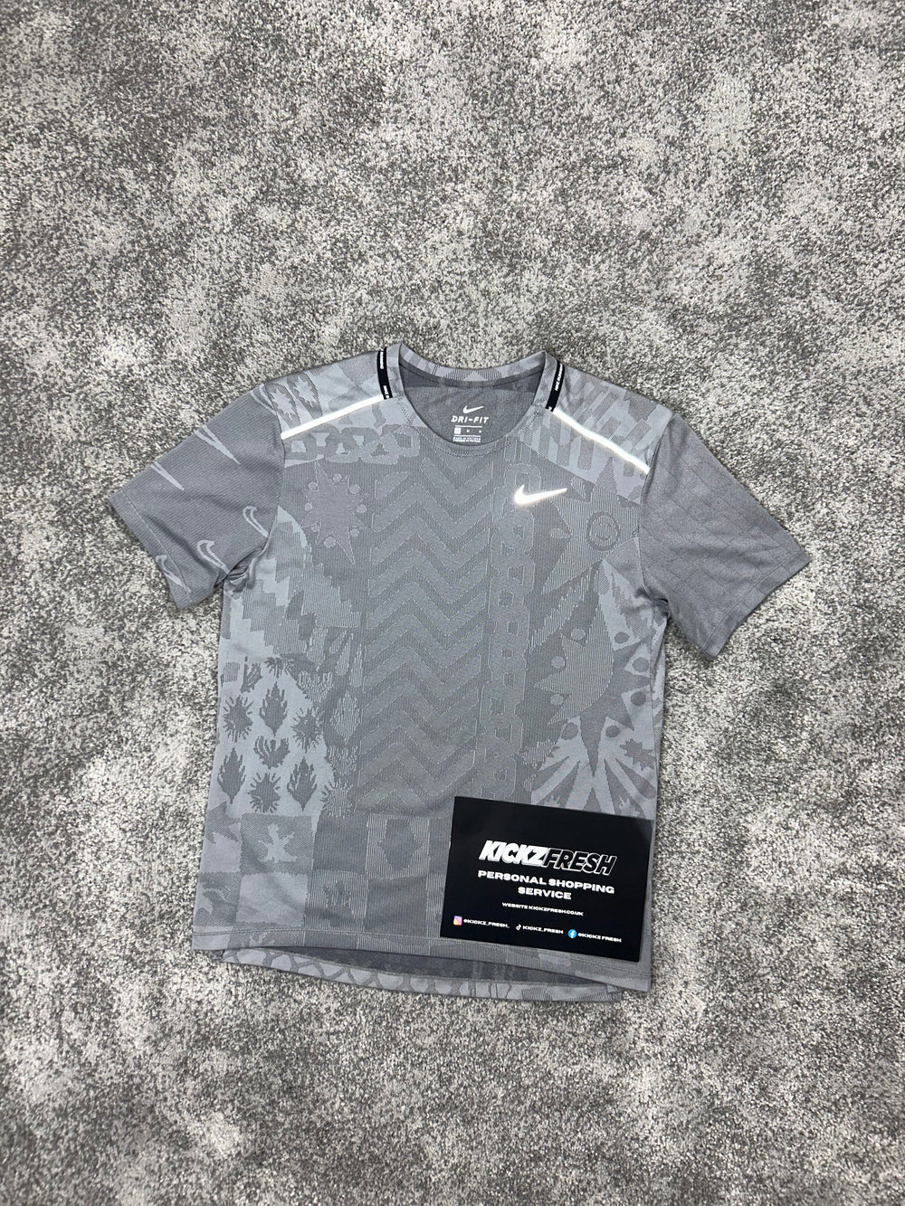 NIKE MILER T-SHIRT „TOKIO EXKLUSIV GRAU“