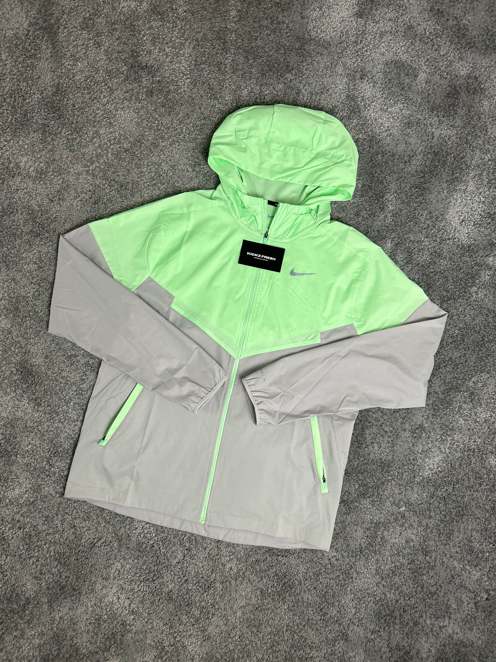 NIKE WINDRUNNER JACKE „MINTGRÜN DAMPF“