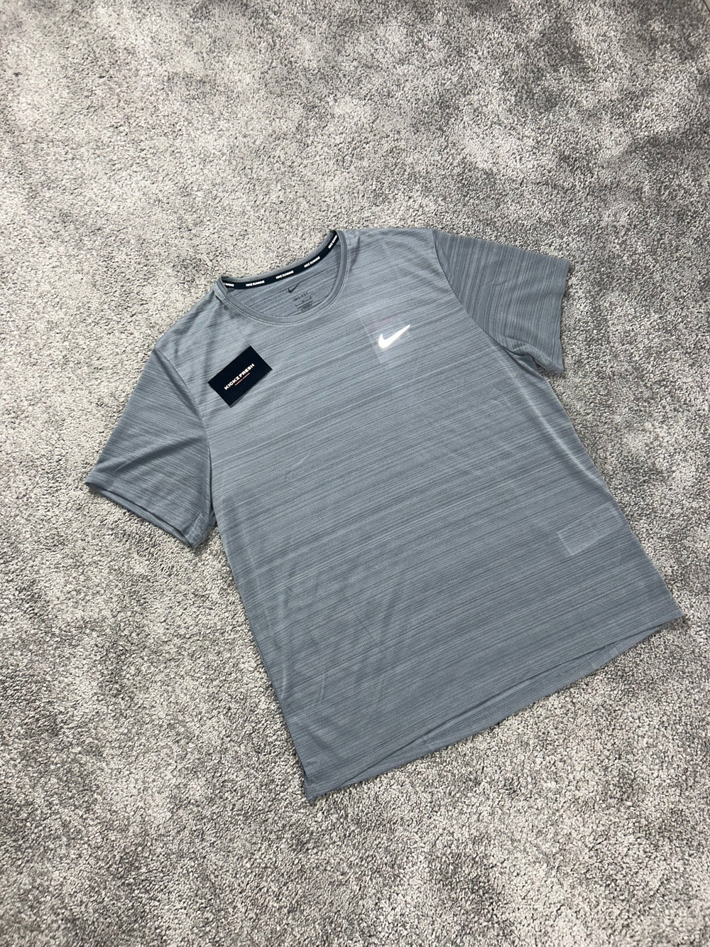 NIKE MILER 2.0 T-SHIRT „OG GRAU“