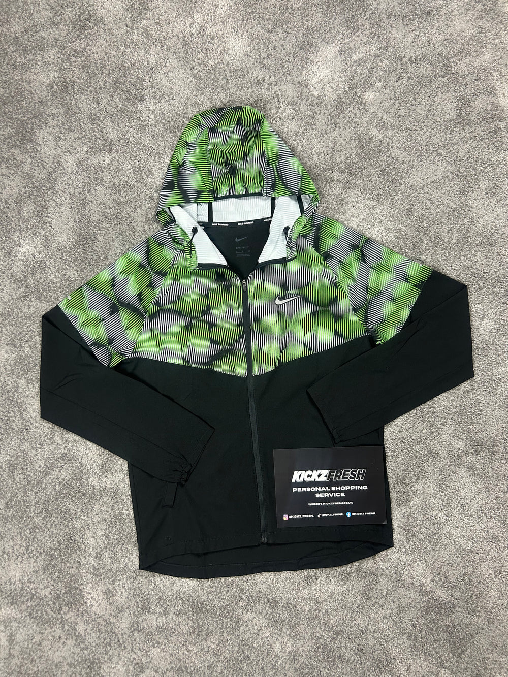 NIKE WINDRUNNER JACKE „SOUNDWAVE DAMPFGRÜN“