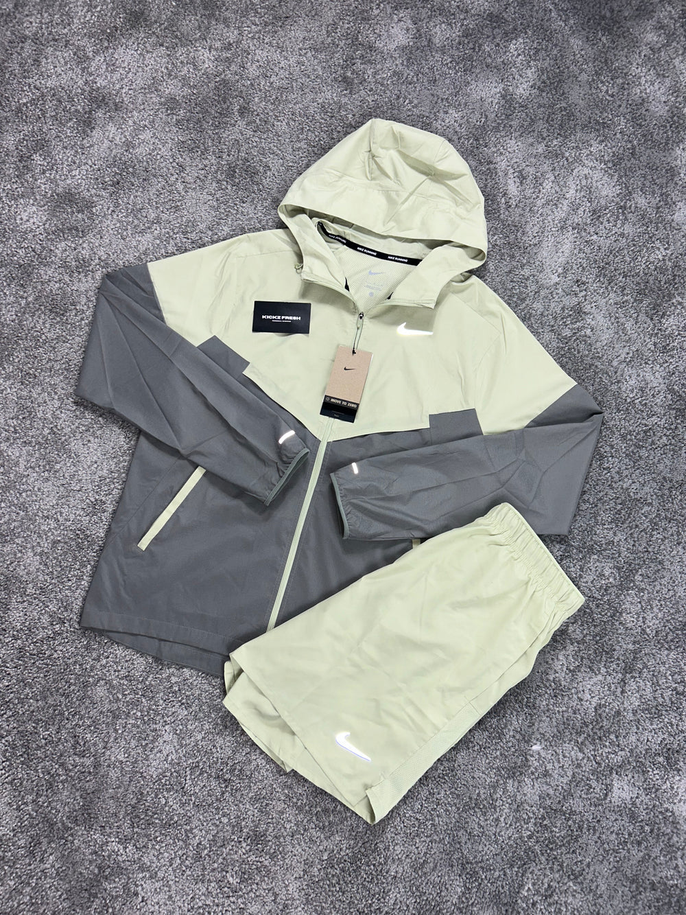NIKE REPEL WINDRUNNER-SET OLIVGRÜN FÜR HERREN