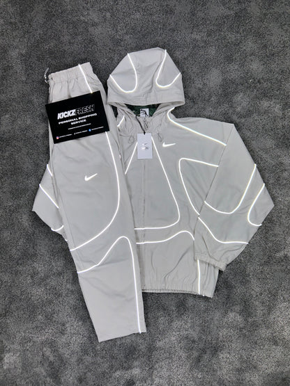 CORTEIZ RTW X NIKE NRG TRAININGSANZUG IN ECRU