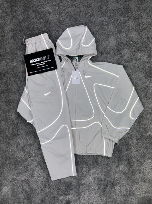 CORTEIZ RTW X NIKE NRG TRAININGSANZUG IN ECRU