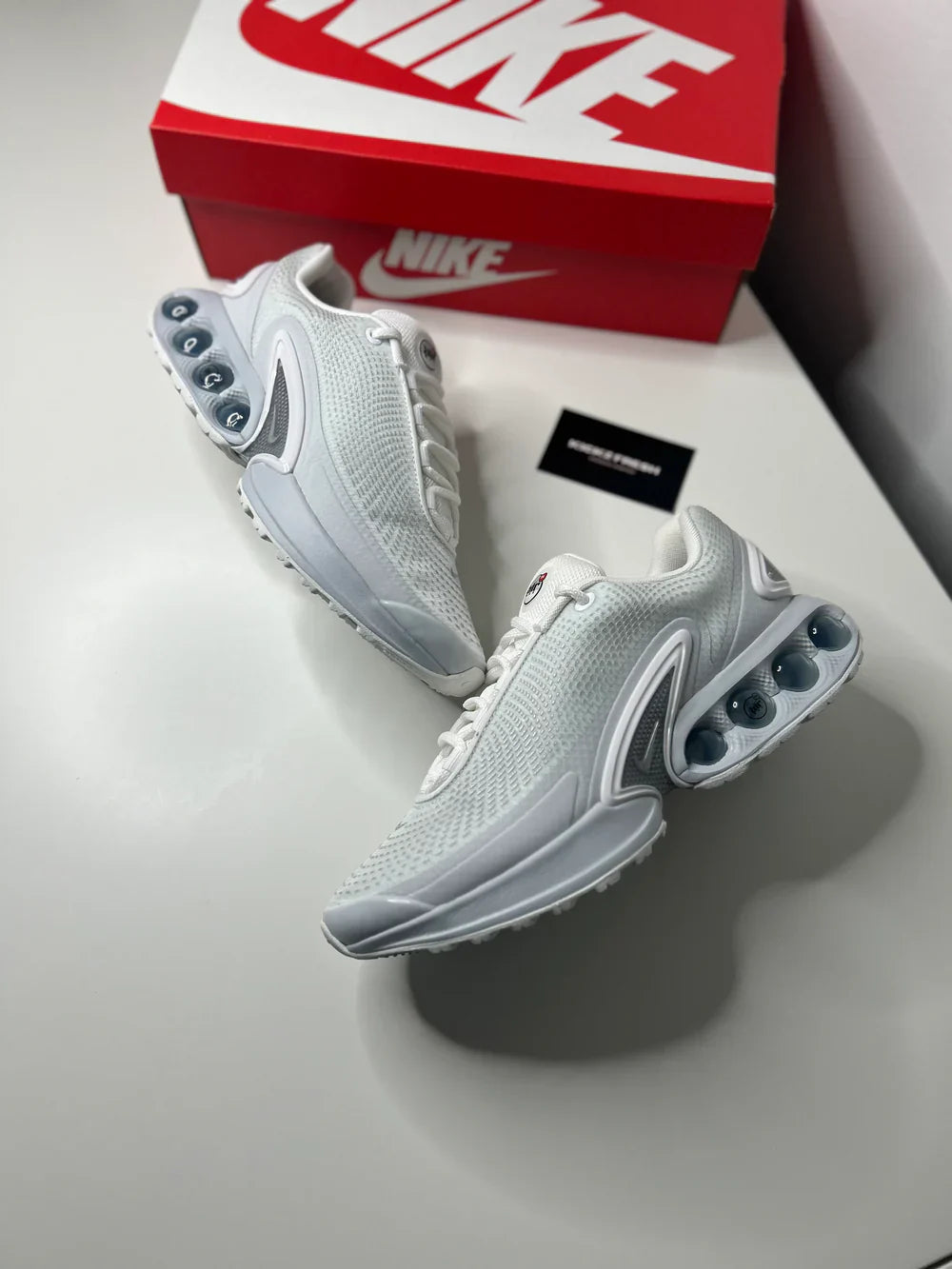NIKE AIR MAX DN WEISS METALLISCH SILBER
