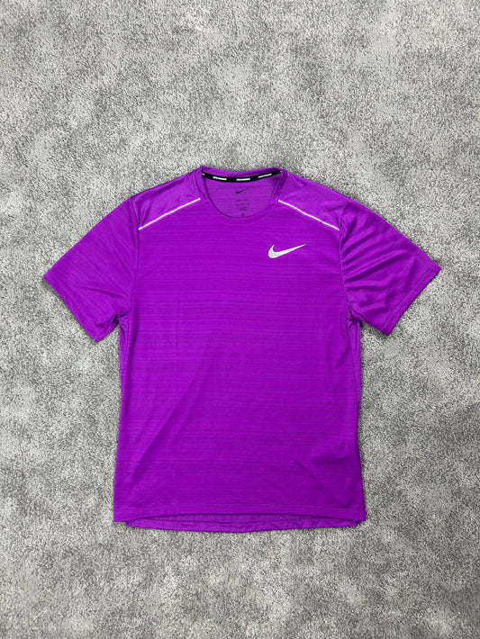 NIKE MILER 1.0 T-SHIRT „OG TRAUBE“