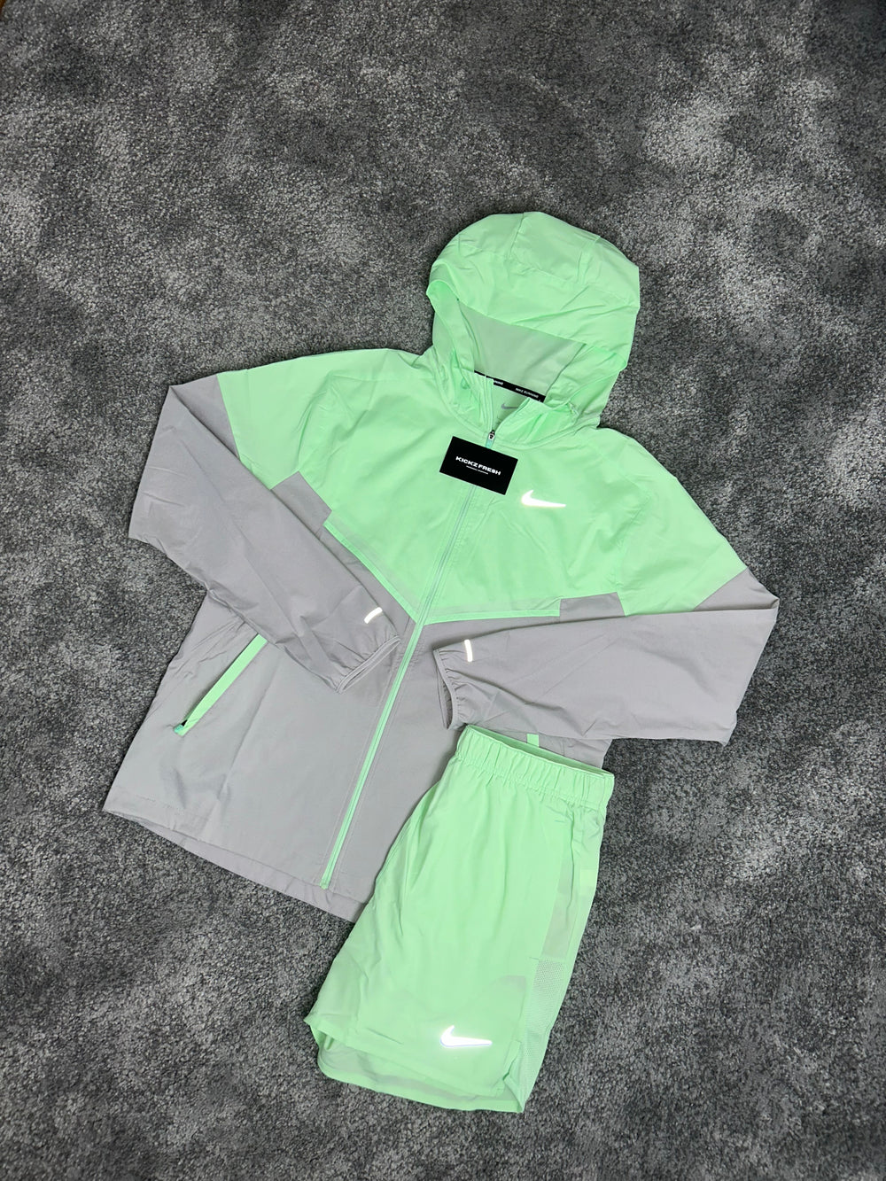 NIKE REPEL WINDRUNNER-SET MINTGRÜN DAMPF FÜR HERREN