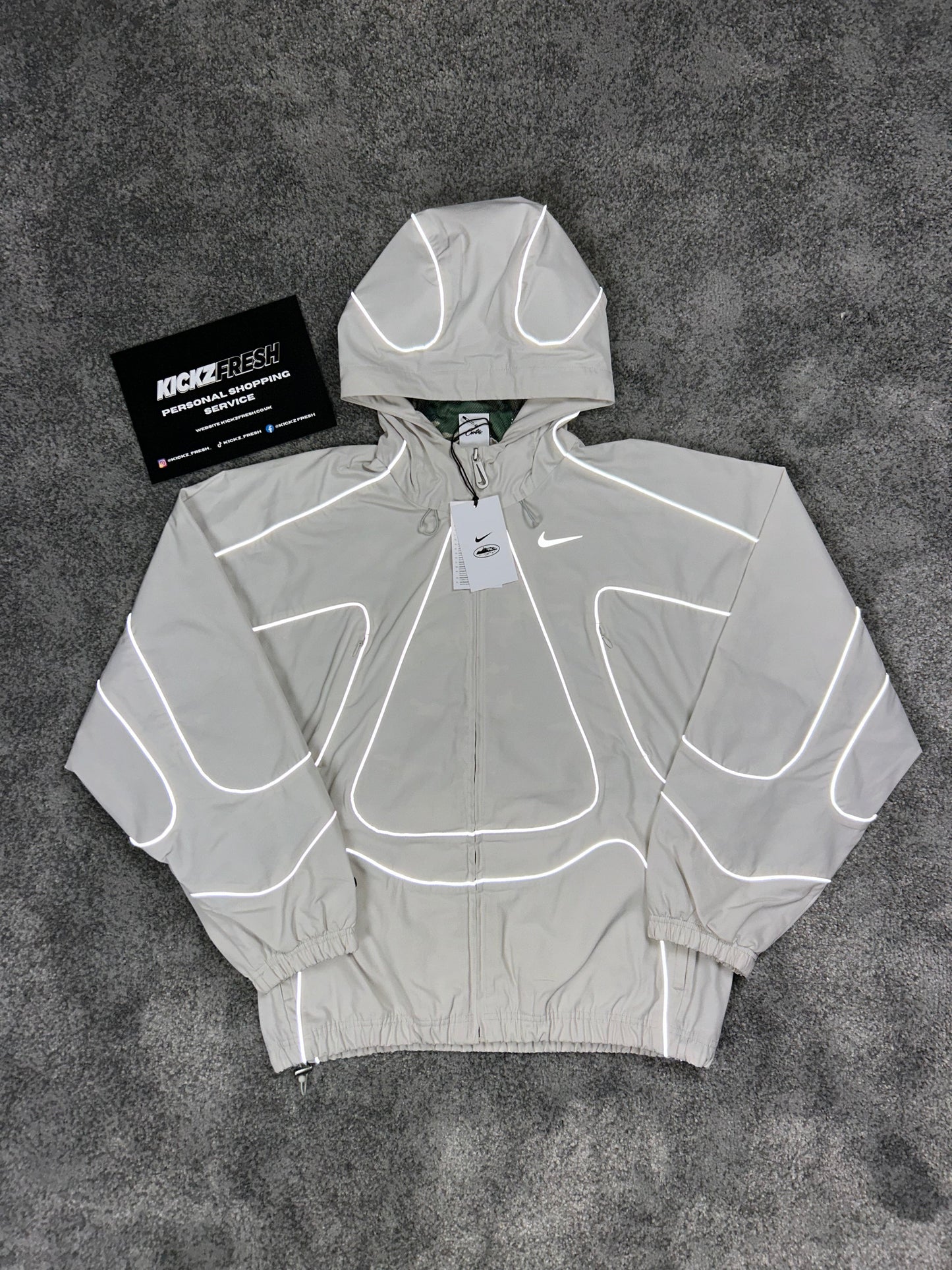 CORTEIZ RTW X NIKE NRG REFLEKTIERENDE JACKE CREMEWEISS