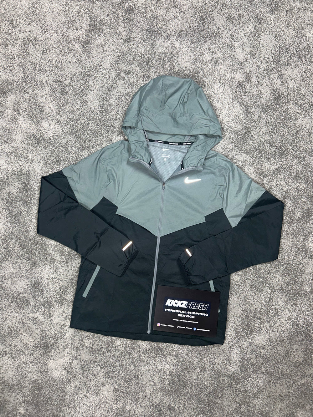 NIKE WINDRUNNER JACKE „RAUCHGRAU“