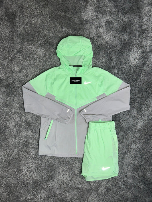 NIKE REPEL WINDRUNNER-SET MINTGRÜN DAMPF FÜR HERREN