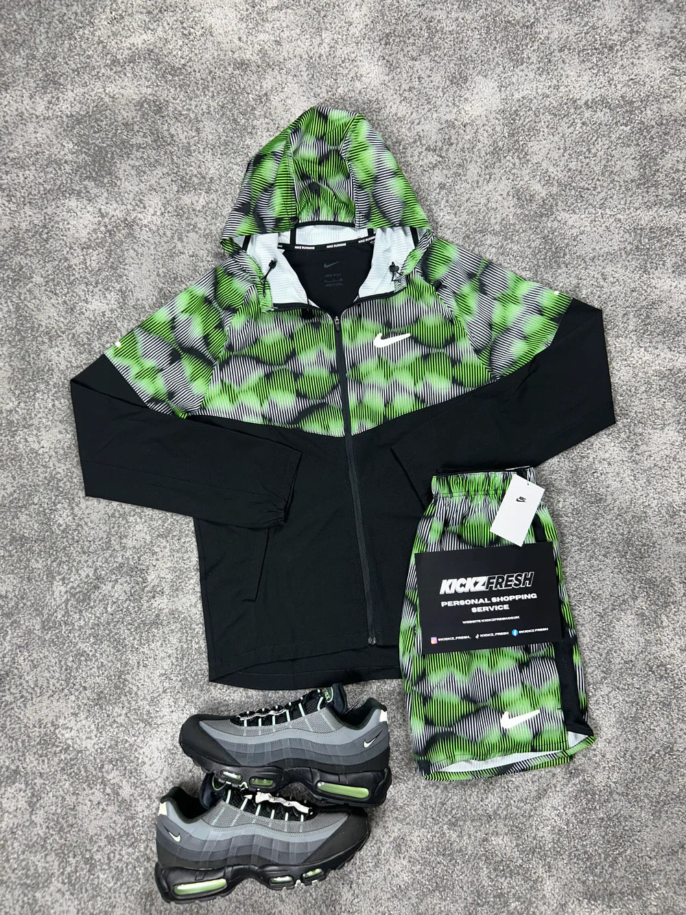 NIKE WINDRUNNER-SET SOUNDWAVE DAMPFGRÜN FÜR HERREN