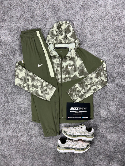 NIKE WINDRUNNER TRAININGANZUG CAMOUFLAGE CARGO KAKI