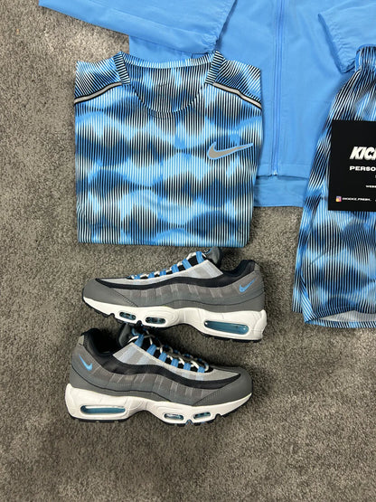 NIKE WINDRUNNER 3-TEILIGES HERRENSET „SOUNDWAVE UNIVERSITÄTSBLAU“