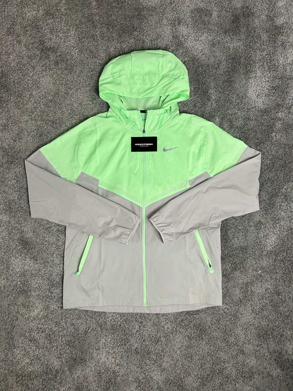 NIKE WINDRUNNER JACKE „MINTGRÜN DAMPF“
