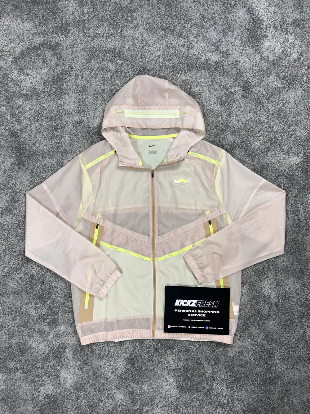 NIKE WILDRUN WINDRUNNER JACKE „BEIGE LIMETTENGRÜN“