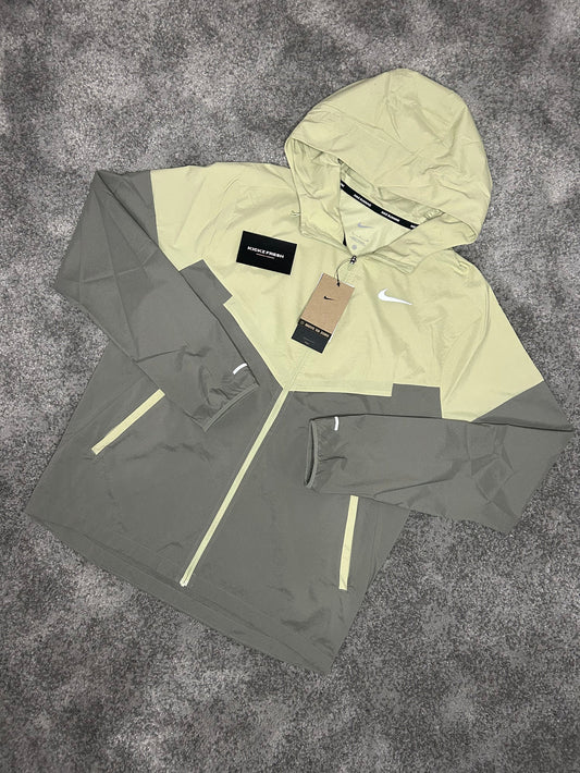 NIKE WINDRUNNER JACKE „OLIVGRÜN“