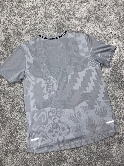 NIKE MILER T-SHIRT „TOKIO EXKLUSIV GRAU“