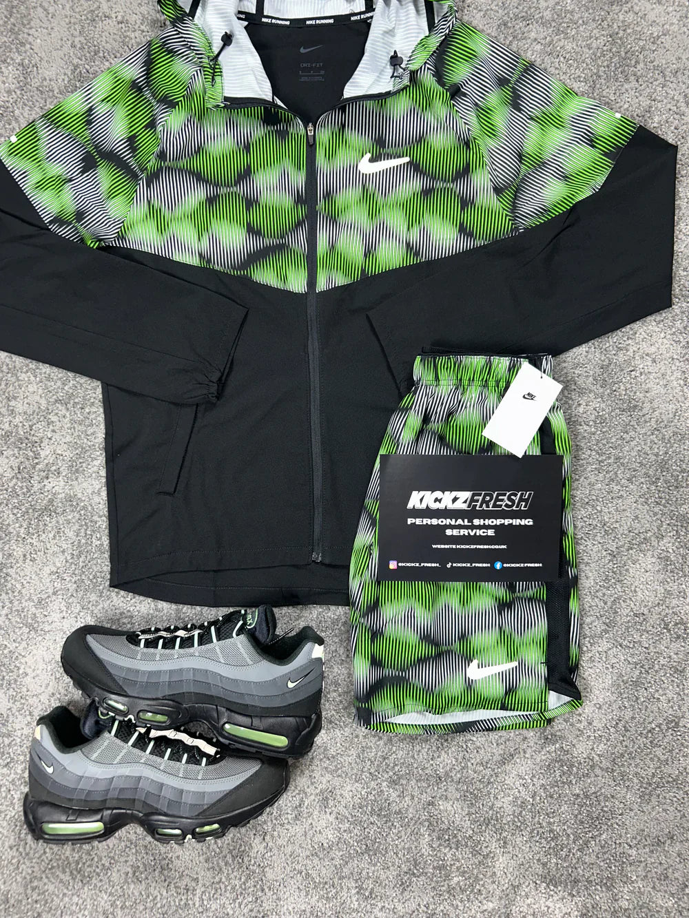 NIKE WINDRUNNER-SET SOUNDWAVE DAMPFGRÜN FÜR HERREN