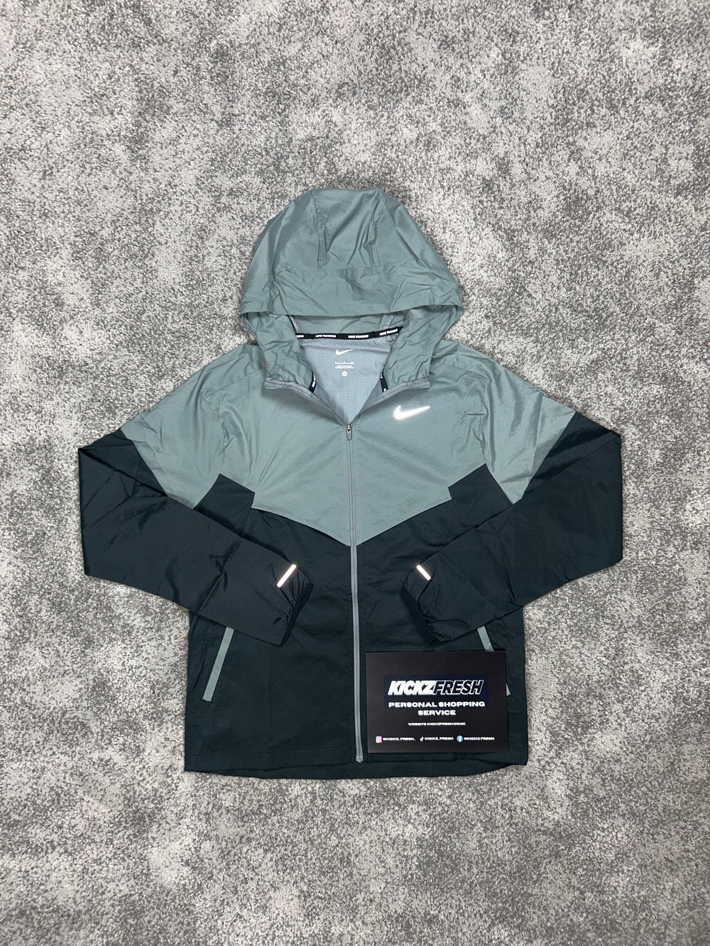 NIKE WINDRUNNER JACKE „RAUCHGRAU“