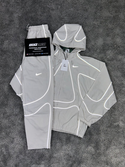 CORTEIZ RTW X NIKE NRG TRAININGSANZUG IN ECRU