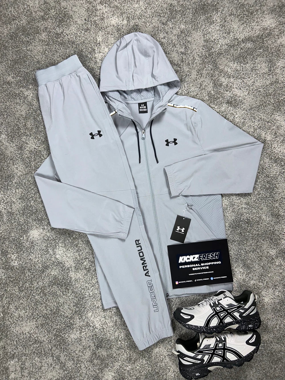 UNDER ARMOUR WOVEN TRAININGANZUG HELLGRAU