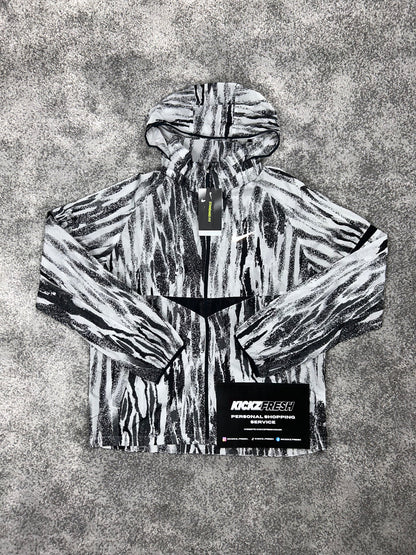 NIKE WINDRUNNER JACKE „SCHWARZ-WEISS GESTREIFT“