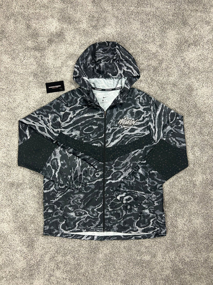 NIKE WINDRUNNER JACKE „FLÜSSIGMETALLISCH“