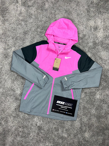 NIKE WINDRUNNER JACKE „HYPER SCHWARZ ROSA“